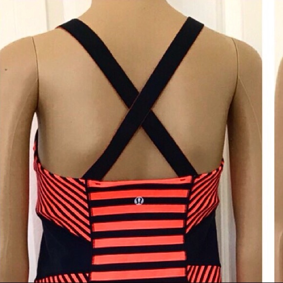 Authentic Lululemon Active Build in Bra Top 8 - Picture 5 of 7